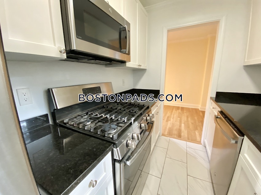 BROOKLINE- COOLIDGE CORNER - 1 Bed, 1 Bath - Image 5