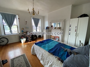 Boston - 4 Beds, 1 Baths