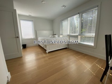 Boston - 4 Beds, 3 Baths