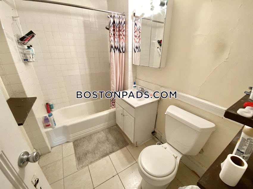 BROOKLINE- COOLIDGE CORNER - 4 Beds, 1 Bath - Image 7