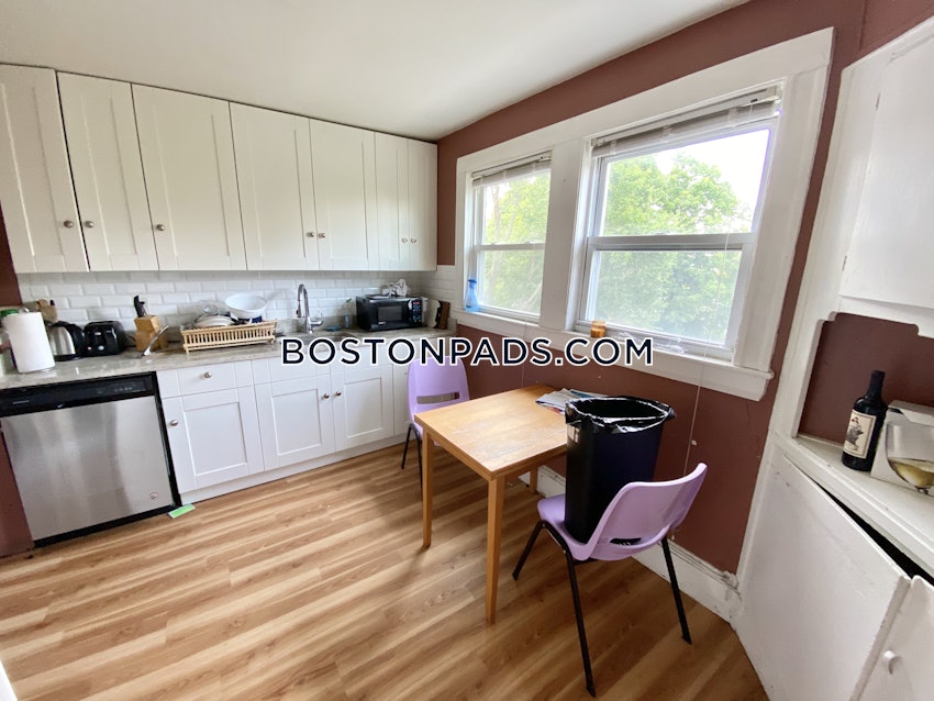 BROOKLINE- COOLIDGE CORNER - 4 Beds, 1 Bath - Image 1