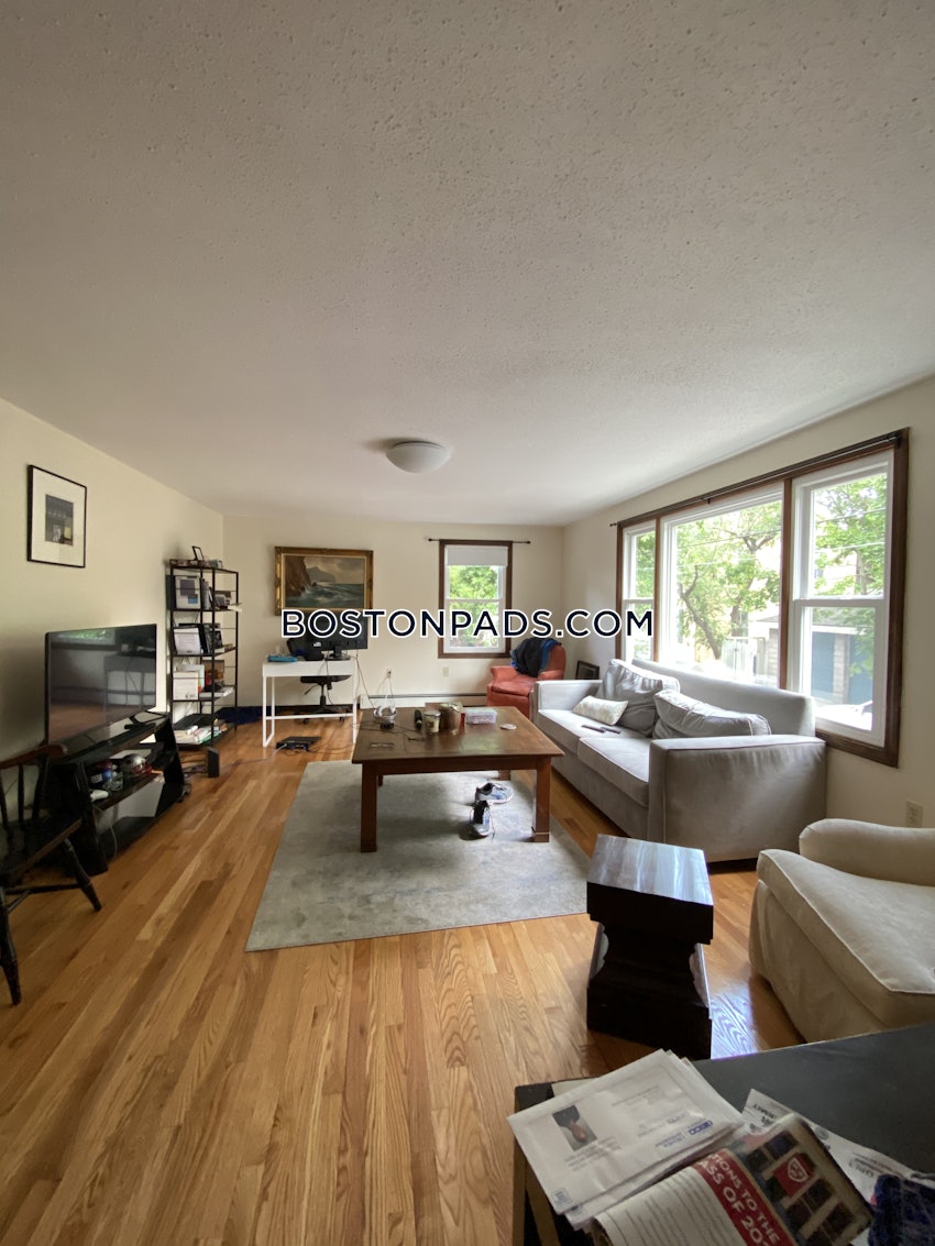 CAMBRIDGE - HARVARD SQUARE - 4 Beds, 2 Baths - Image 21