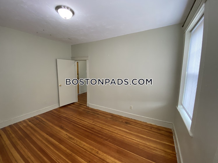 Commonwealth Ave., Boston