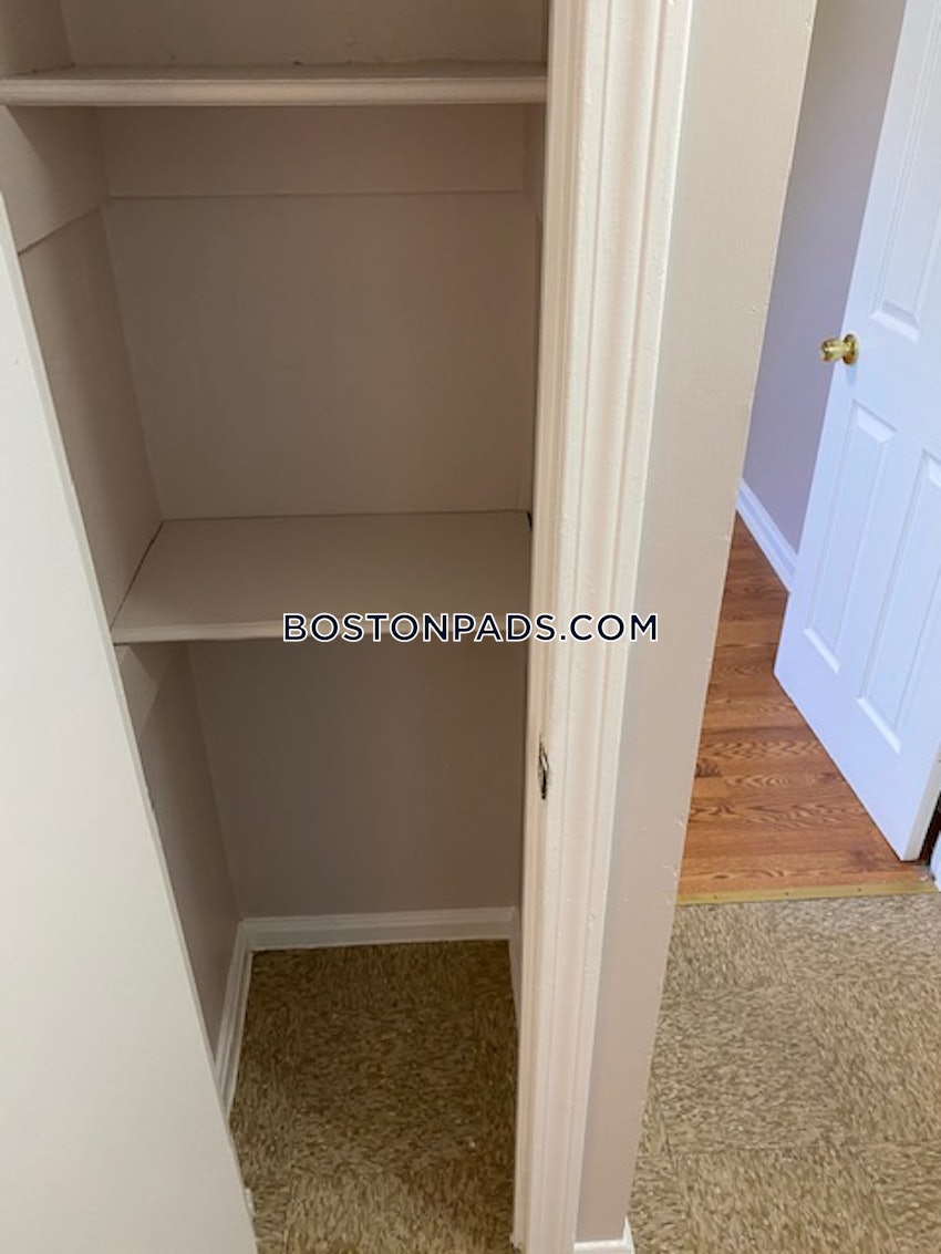 BOSTON - HYDE PARK - 4 Beds, 1 Bath - Image 3