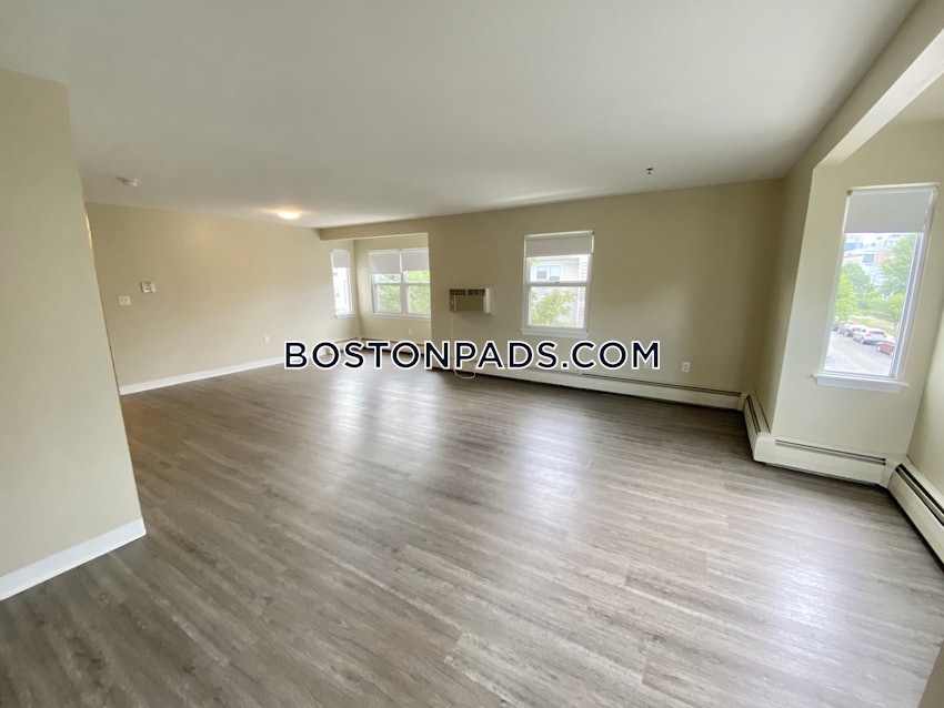 BOSTON - MISSION HILL - 3 Beds, 1.5 Baths - Image 10