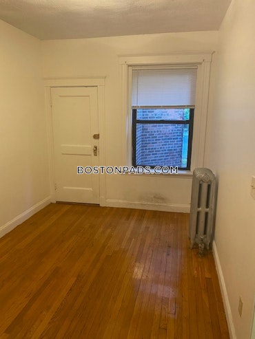 Boston - 4 Beds, 2 Baths