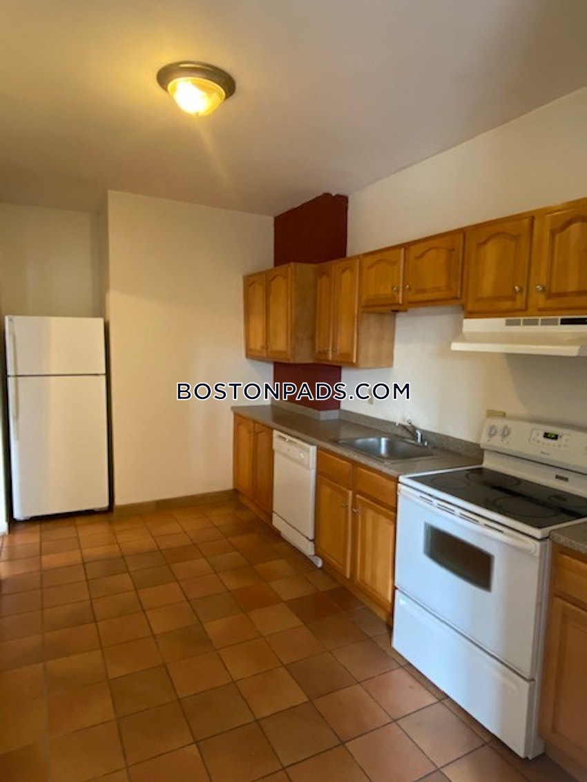 BOSTON - BRIGHTON - CLEVELAND CIRCLE - 4 Beds, 2 Baths - Image 2