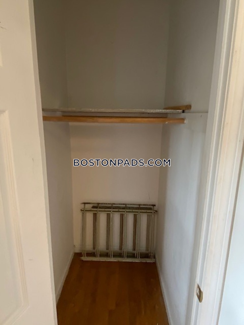 BOSTON - BRIGHTON - CLEVELAND CIRCLE - 4 Beds, 2 Baths - Image 6