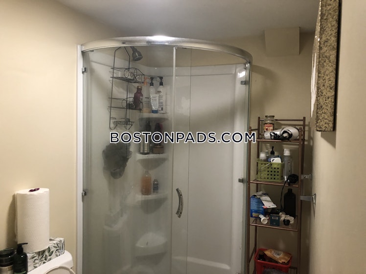 Commonwealth Ave., Boston