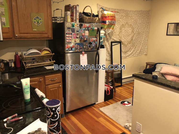 Commonwealth Ave., Boston