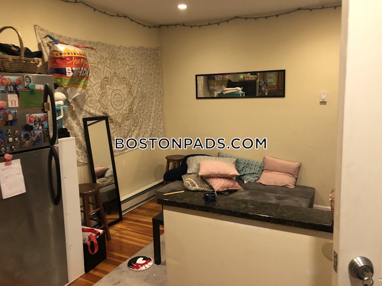 Commonwealth Ave., Boston