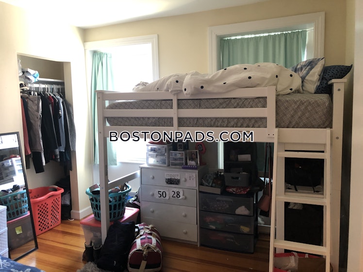 Commonwealth Ave., Boston