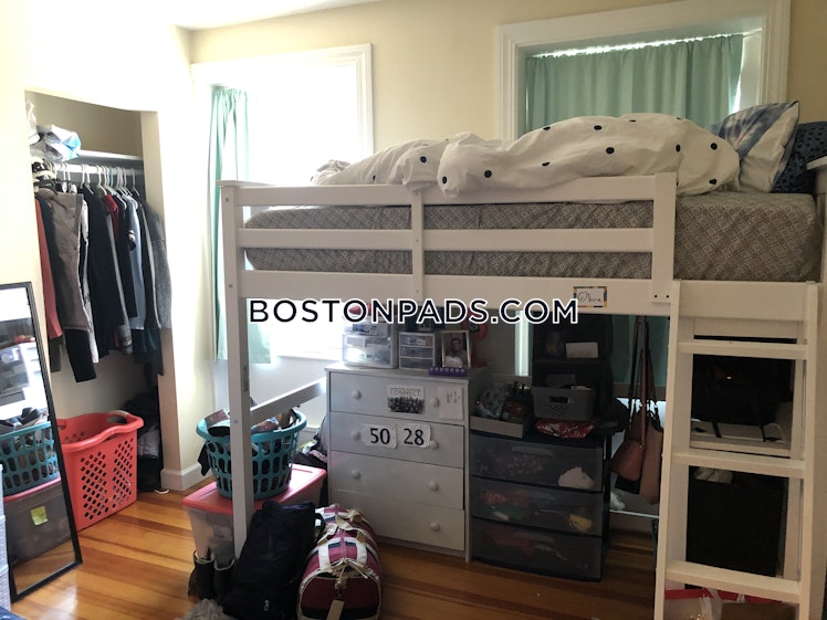 Commonwealth Ave., Boston