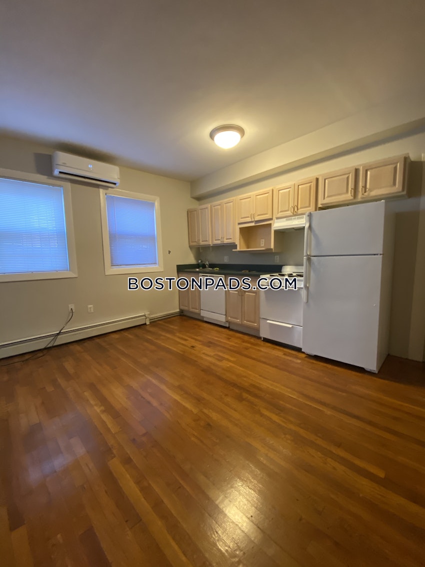 CAMBRIDGE - HARVARD SQUARE - 1 Bed, 1 Bath - Image 7