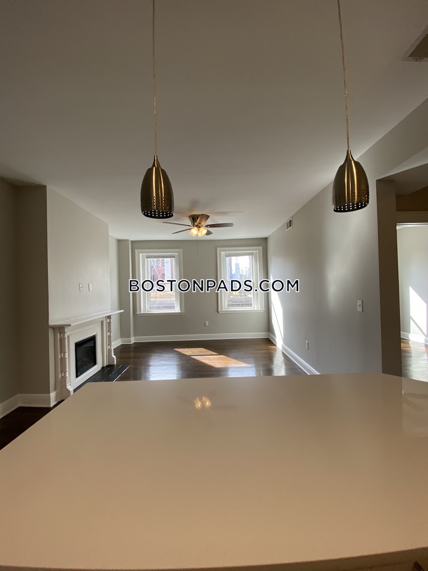 CAMBRIDGE - HARVARD SQUARE - 1 Bed, 1 Bath - Image 13