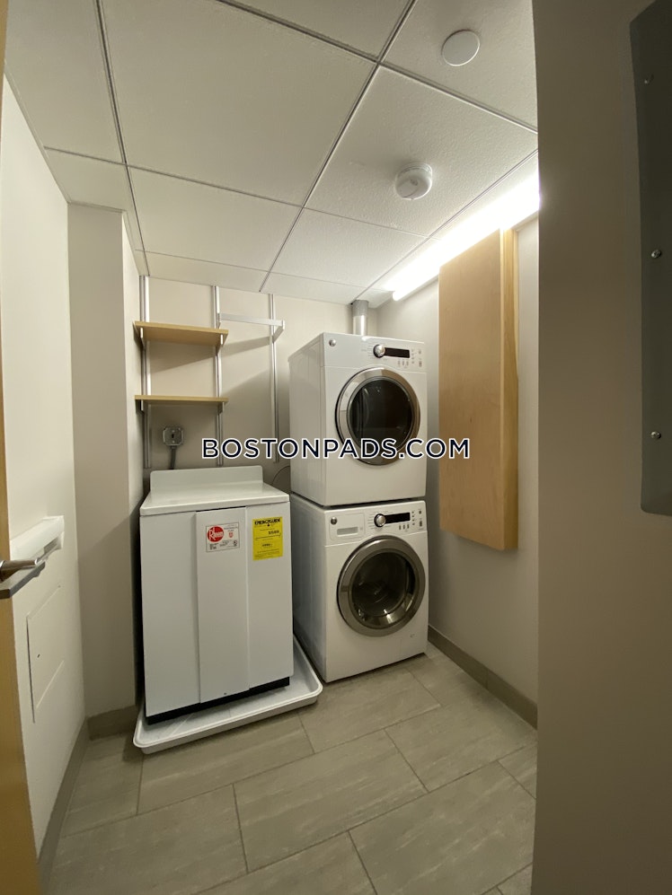 Mount Auburn St., Cambridge