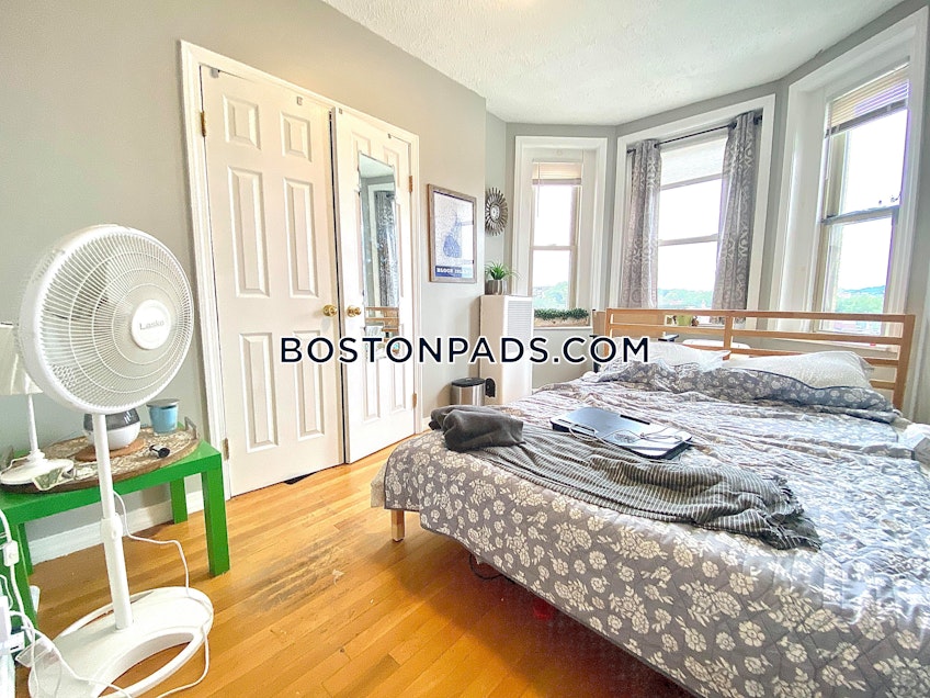 Boston - $4,150+ /month