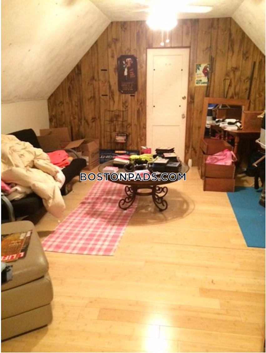 SOMERVILLE - TUFTS - 4 Beds, 2 Baths - Image 1