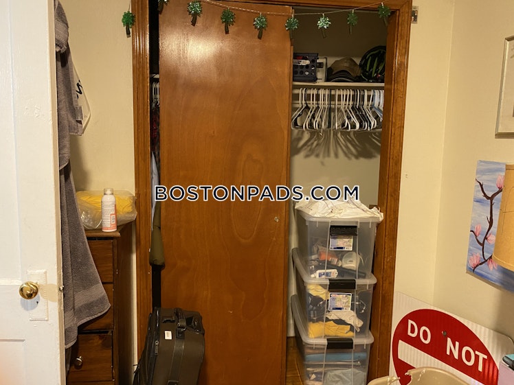 Queensberry St., Boston