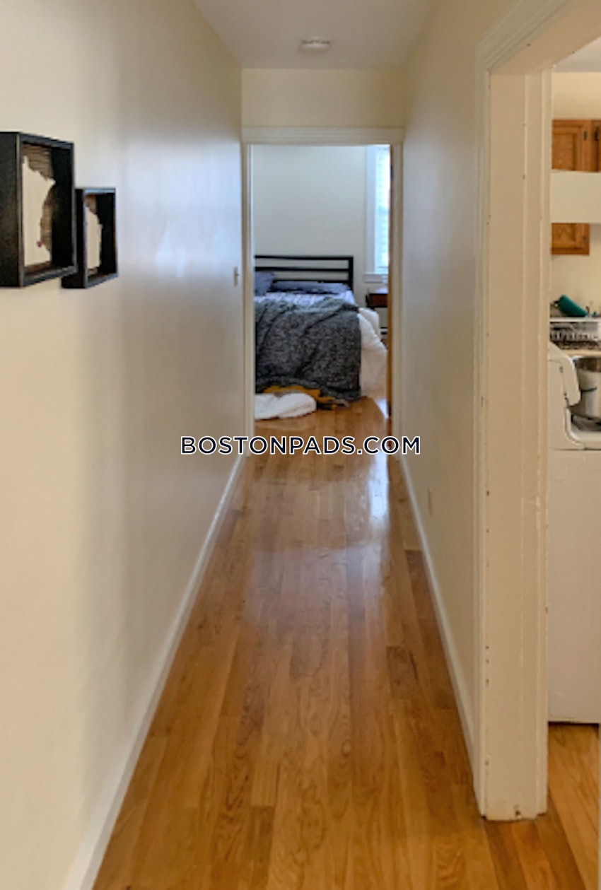 WALTHAM - 1 Bed, 1 Bath - Image 3