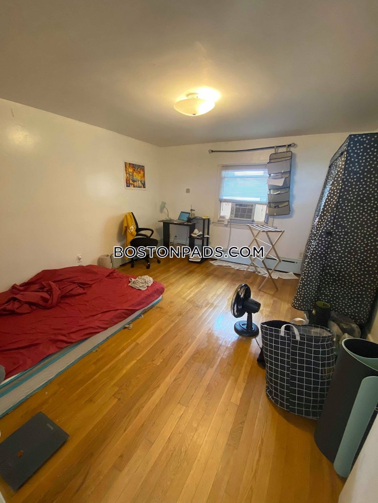 Greylock Rd., Boston