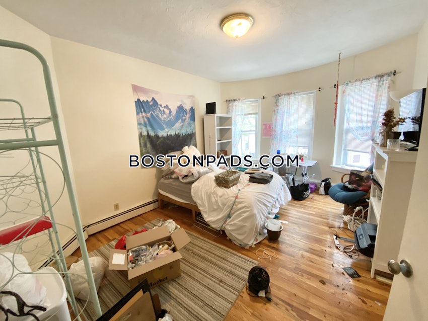 BOSTON - FORT HILL - 4 Beds, 1 Bath - Image 30