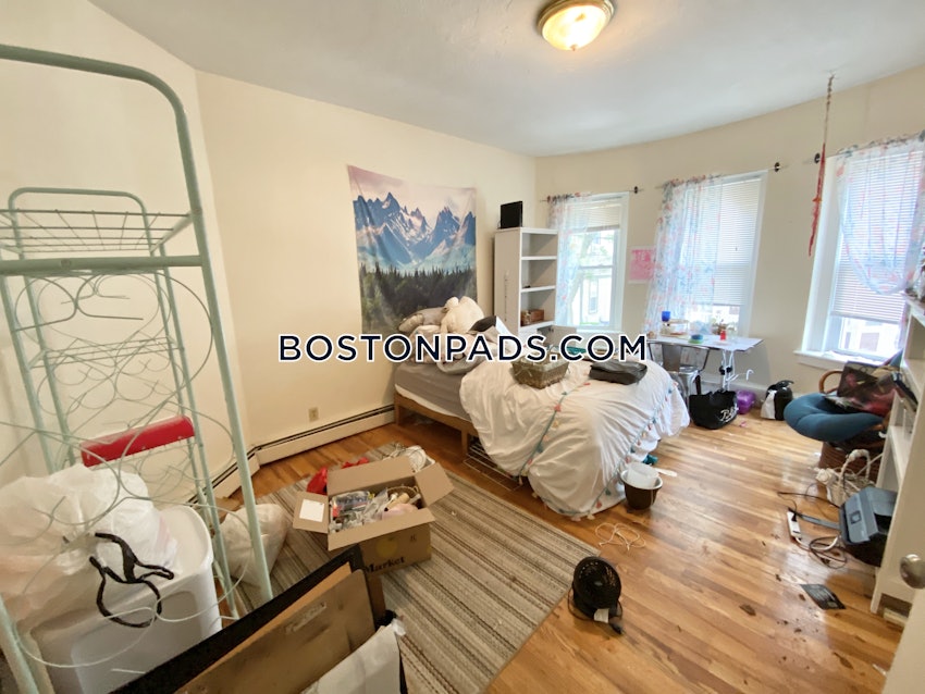 BOSTON - FORT HILL - 4 Beds, 1 Bath - Image 29