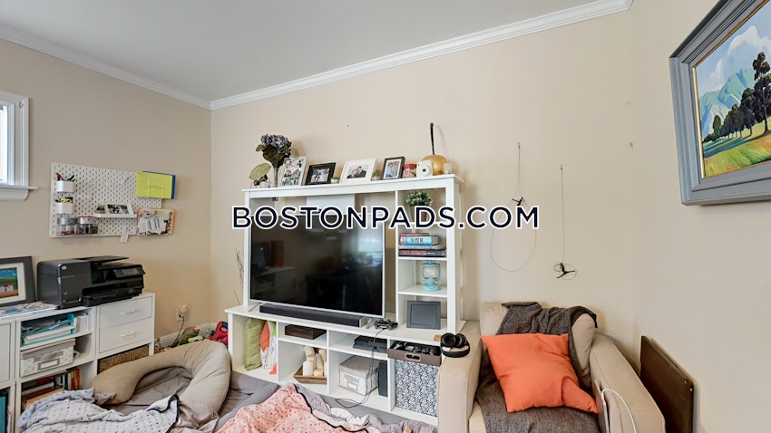 BOSTON - WEST ROXBURY - 3 Beds, 1 Bath - Image 3