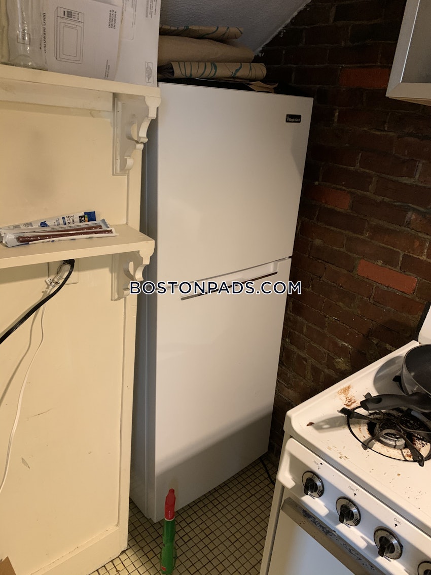 BOSTON - BAY VILLAGE - 1 Bed, 1 Bath - Image 13