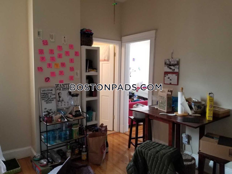 Commonwealth Ave., Boston