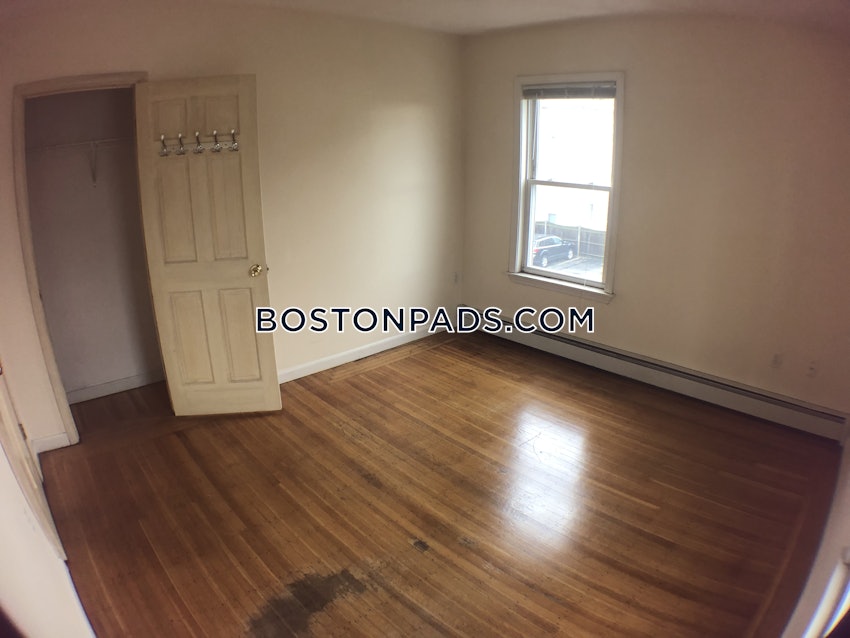 MEDFORD - TUFTS - 3 Beds, 1 Bath - Image 3