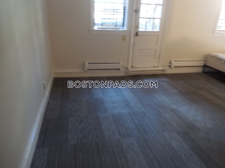 CAMBRIDGE - HARVARD SQUARE - 1 Bed, 1 Bath - Image 6