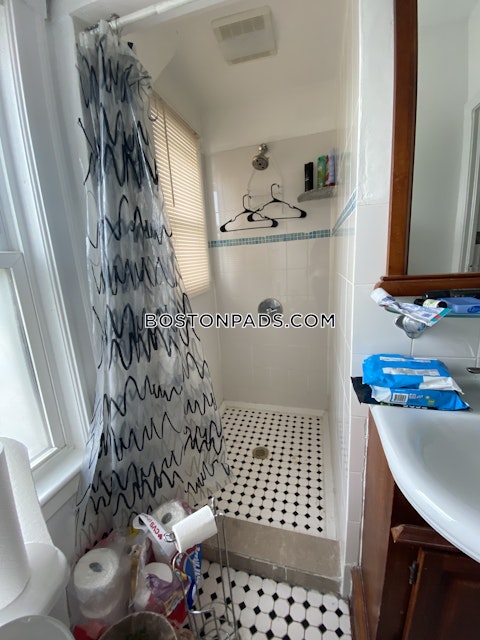 Commonwealth Ave. Newton photo 26