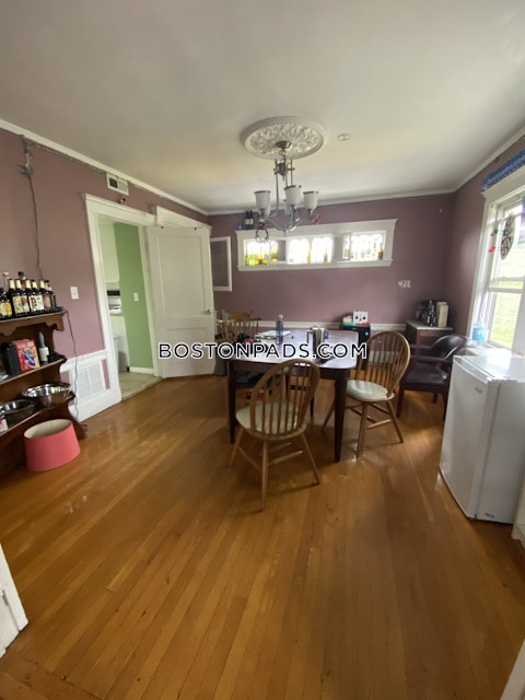 Commonwealth Ave. Newton photo 4