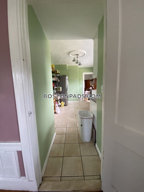 Commonwealth Ave. Newton photo 3