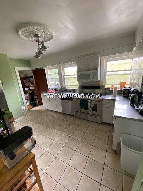 Commonwealth Ave. Newton photo 23