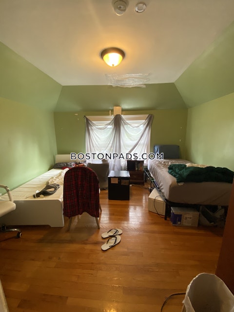 Commonwealth Ave. Newton photo 20