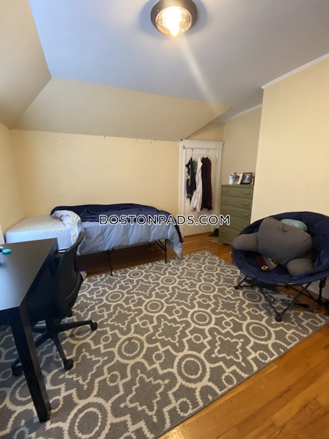 Commonwealth Ave. Newton photo 11