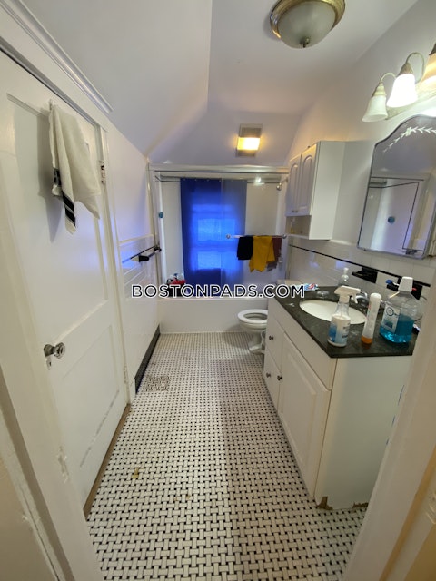 Commonwealth Ave. Newton photo 10