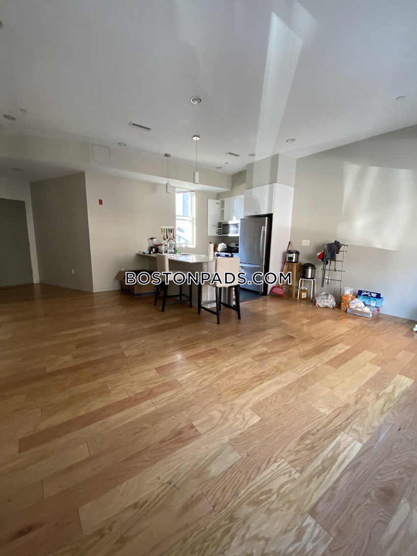 BOSTON - ALLSTON - 5 Beds, 2.5 Baths - Image 23