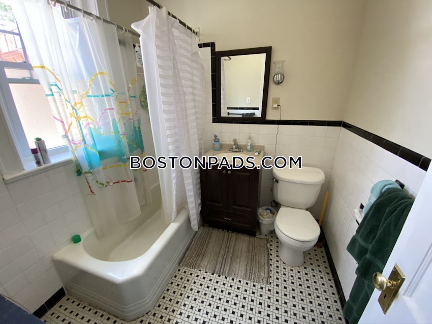 BROOKLINE- BOSTON UNIVERSITY - 3 Beds, 1 Bath - Image 26