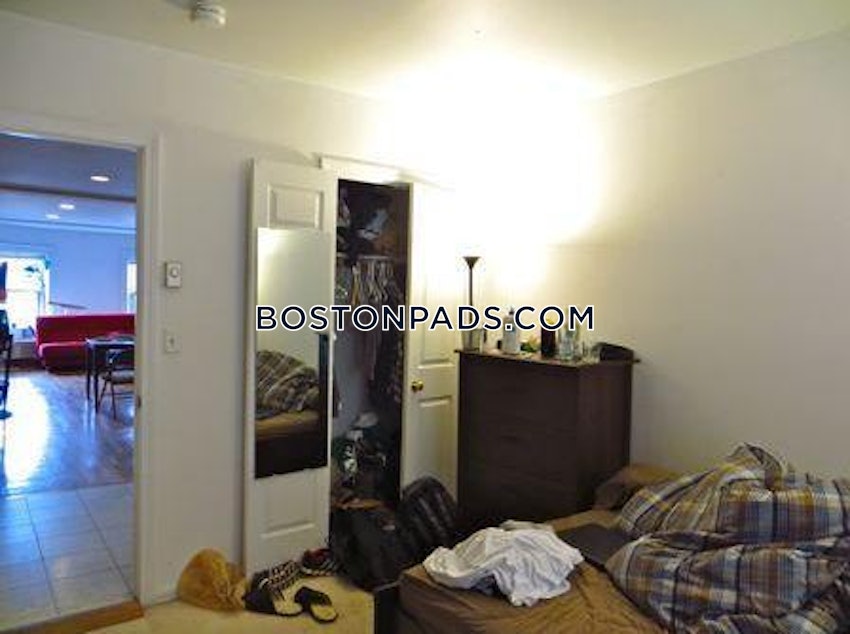 BOSTON - SOUTH END - 3 Beds, 1 Bath - Image 9