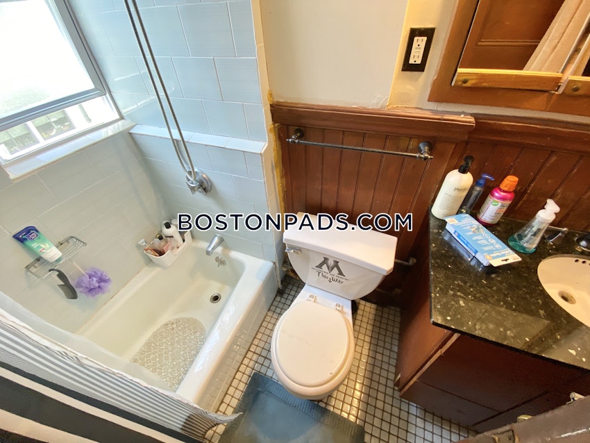 BOSTON - MISSION HILL - 4 Beds, 1 Bath - Image 33
