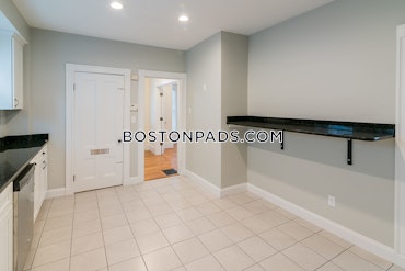 Boston - 5 Beds, 2 Baths