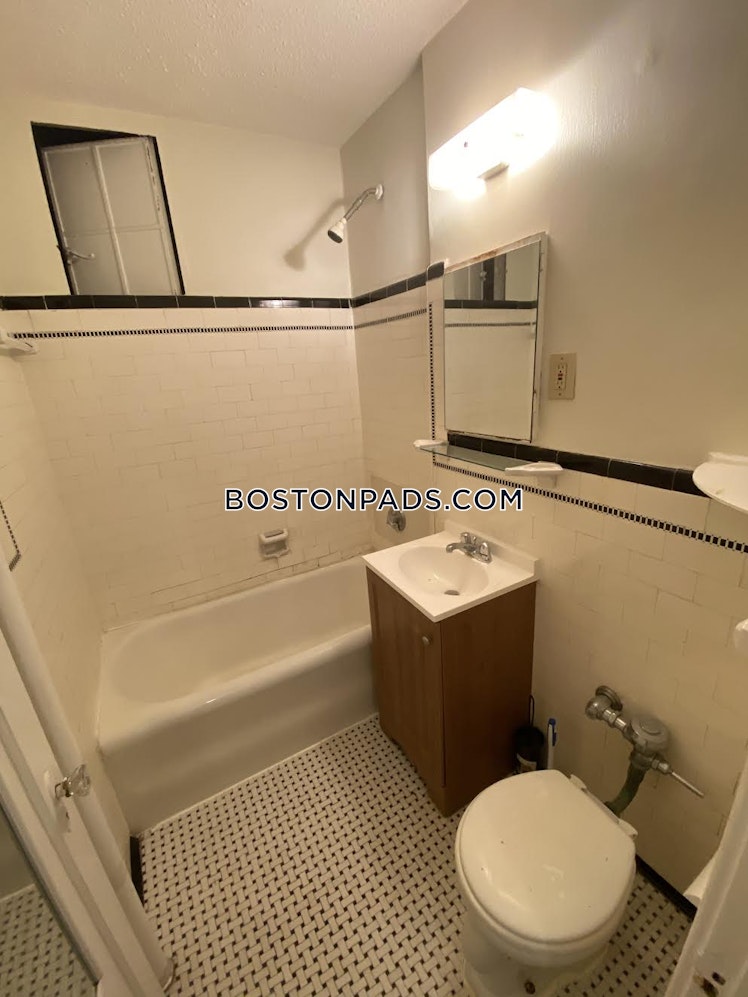 Pleasant St., Malden