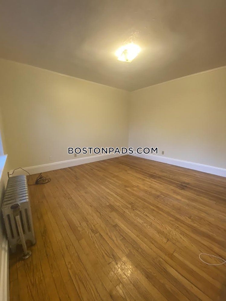 Pleasant St., Malden