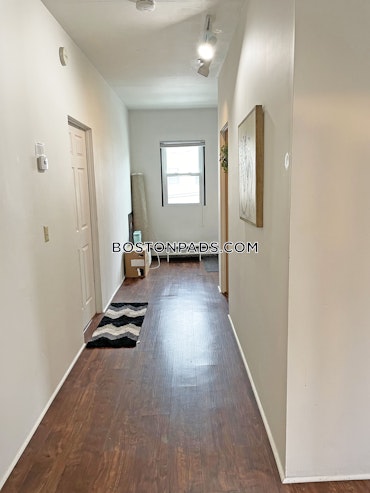 Boston - 6 Beds, 2 Baths