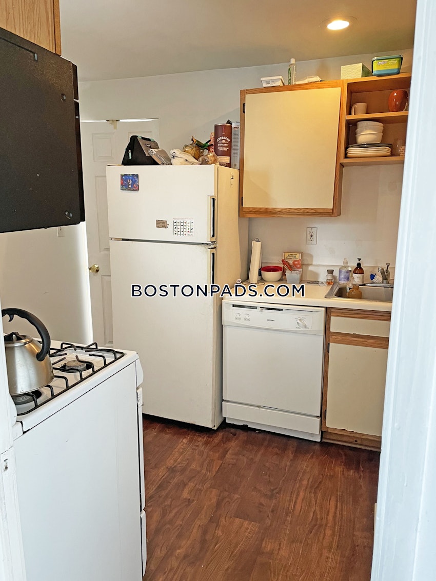 BOSTON - ALLSTON - 6 Beds, 2 Baths - Image 14