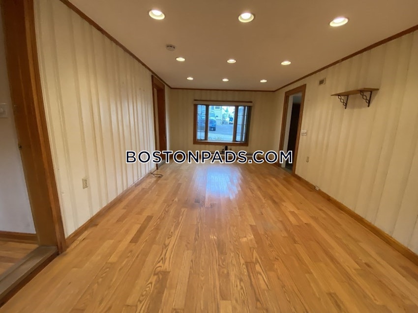 WALTHAM - 2 Beds, 1 Bath - Image 3