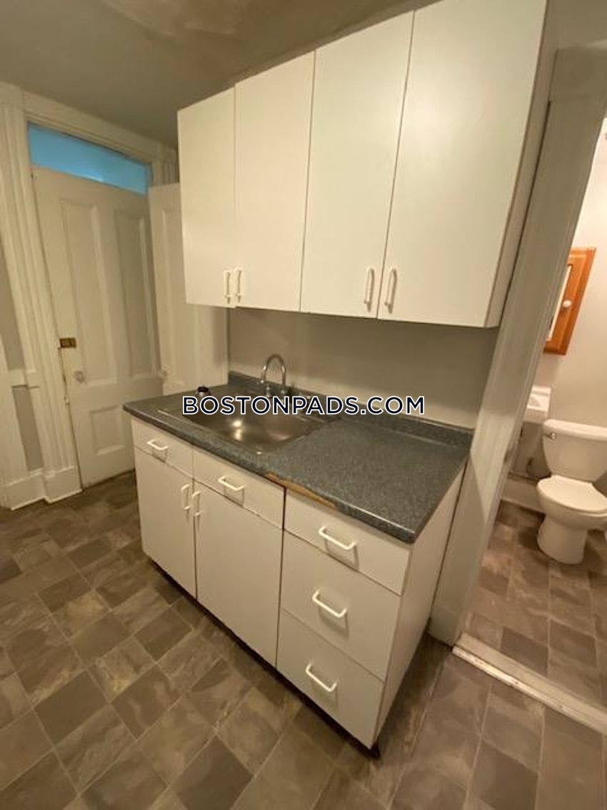 BOSTON - HYDE PARK - 1 Bed, 1 Bath - Image 8